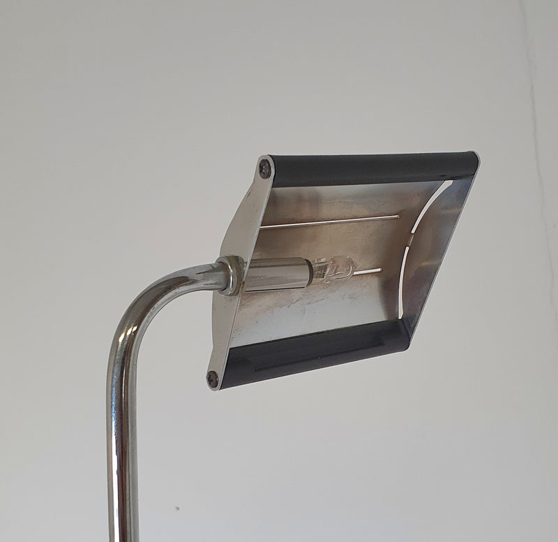Table / desk lamp