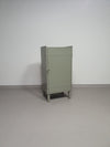Prachtig werkplaatskastje. Grijs metaal lockertje.
Industrial small sideboard