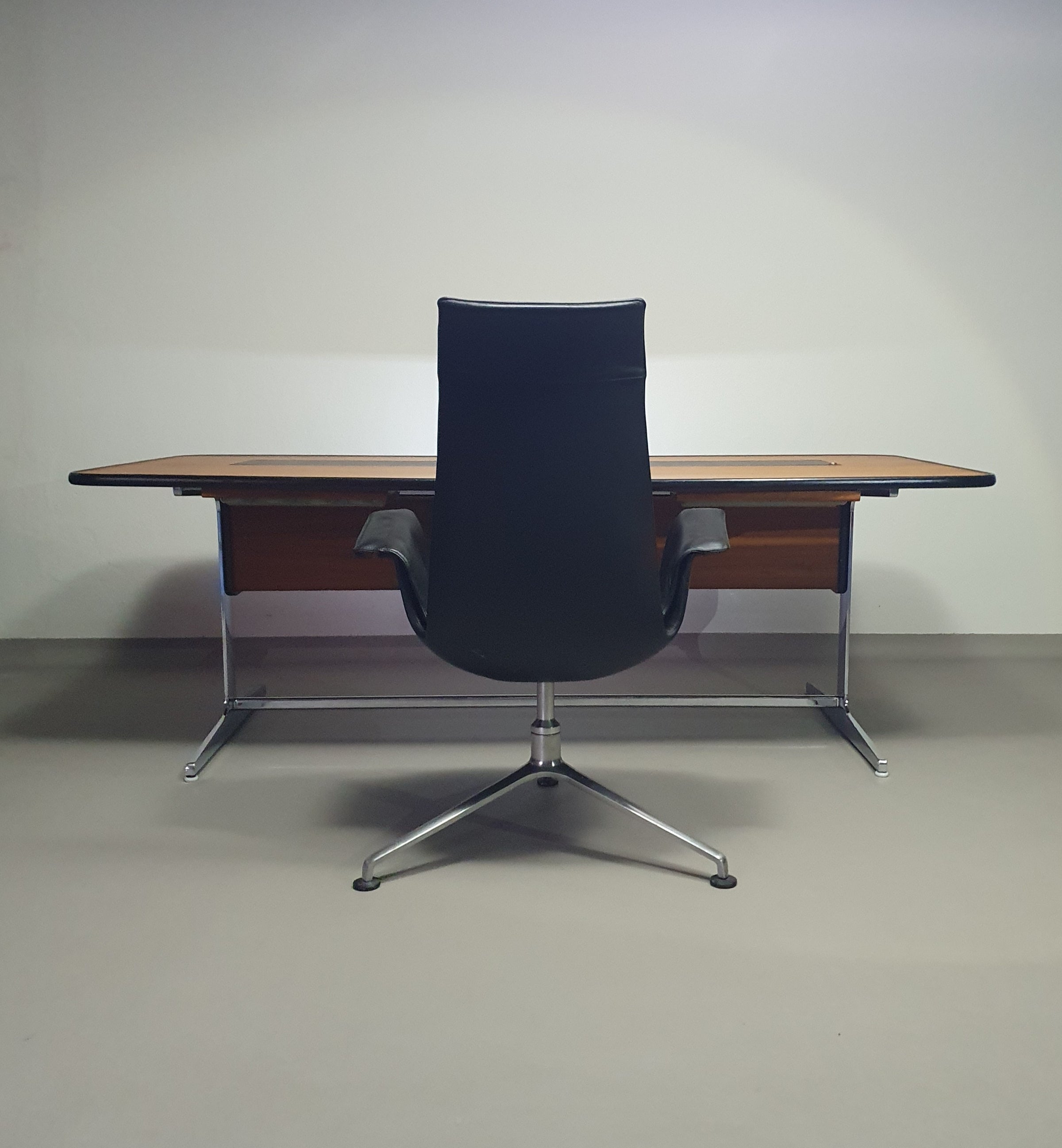 George Nelson / Type Action office conference desk Manufacturer Herman Miller Year 1964 