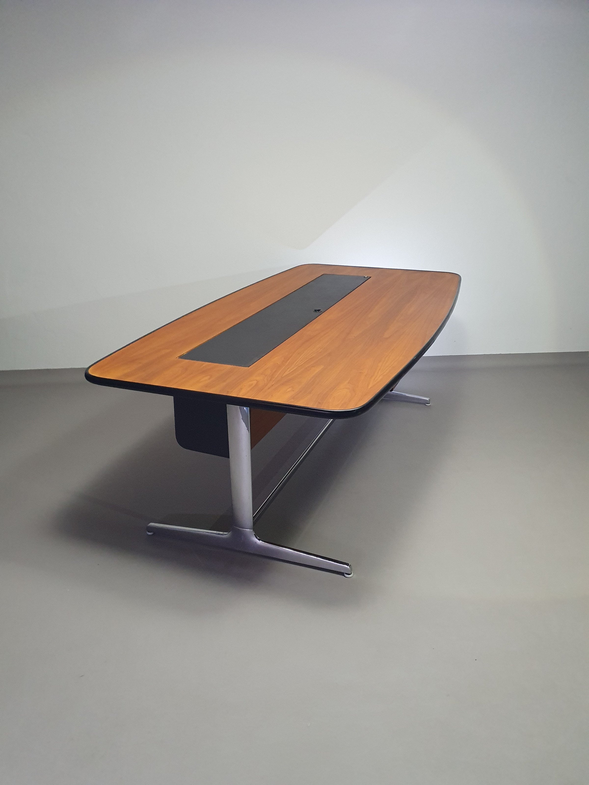 George Nelson / Type Action office conference desk Manufacturer Herman Miller Year 1964 