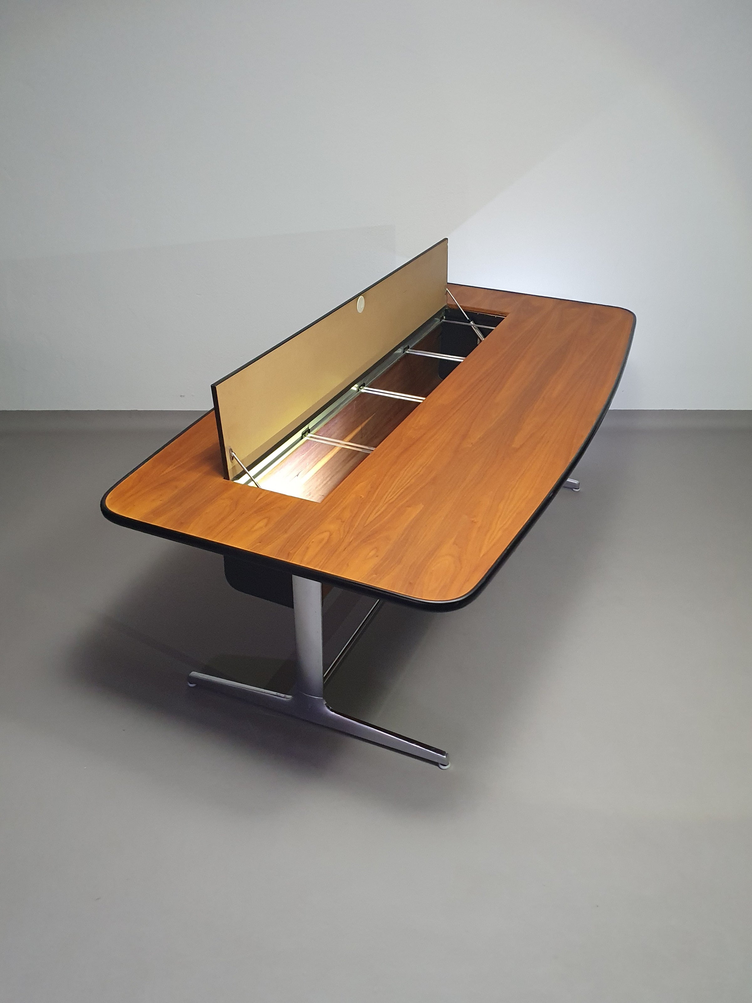 George Nelson / Type Action office conference desk Manufacturer Herman Miller Year 1964 