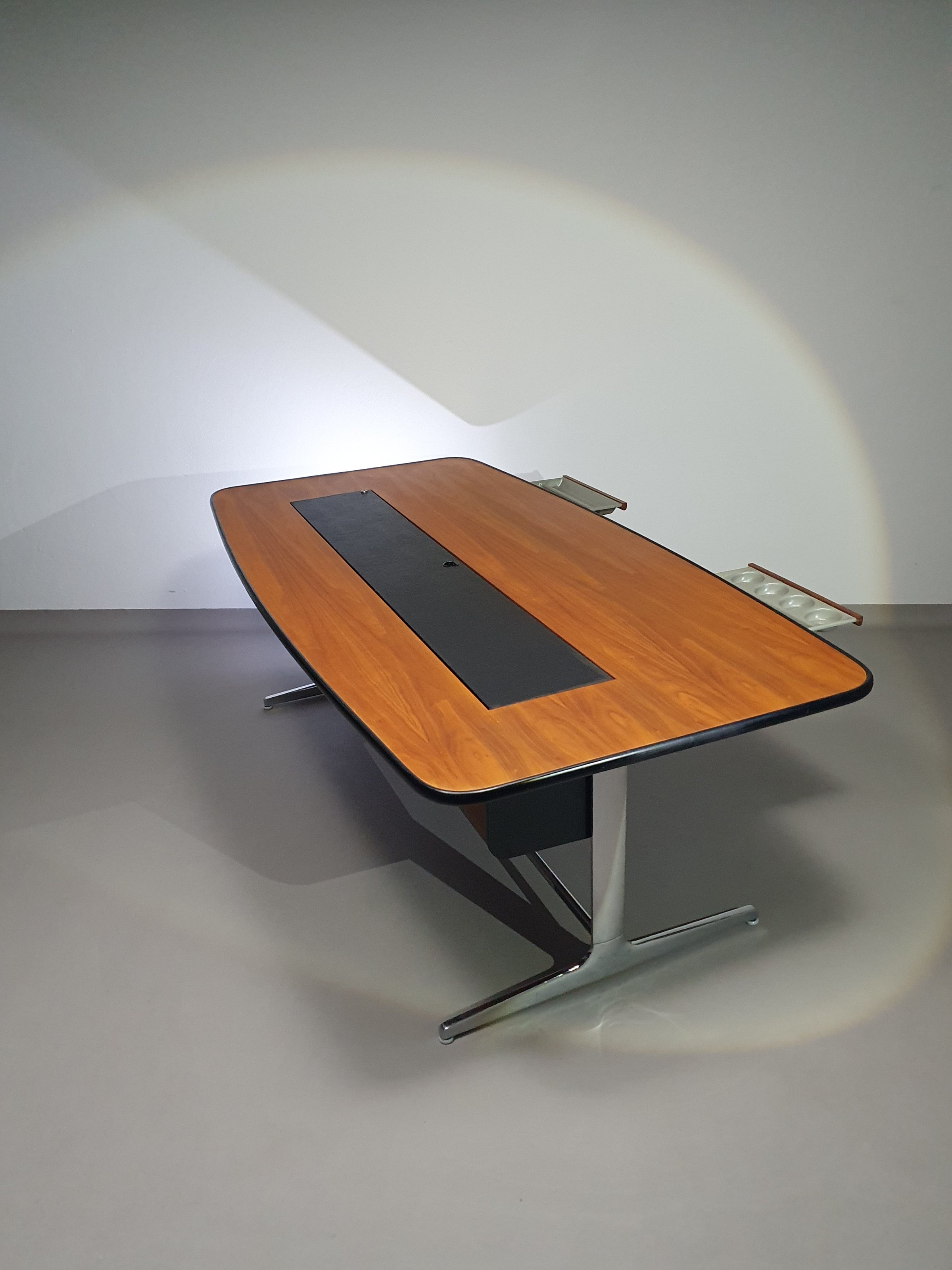 George Nelson / Type Action office conference desk Manufacturer Herman Miller Year 1964 