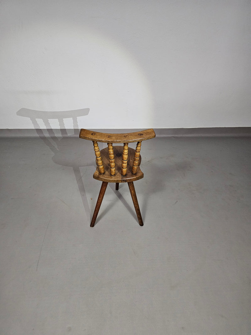Beautiful old farmers tripod chair for decorative use.