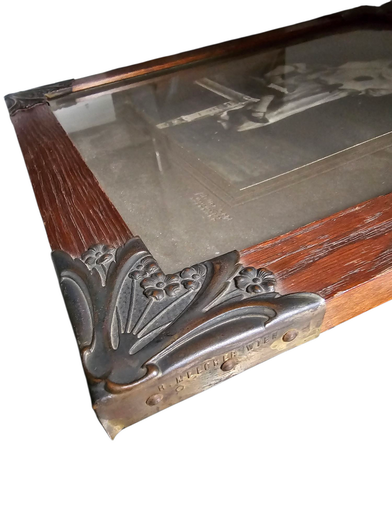 R. Melcher Wien photo frame
1900s / Jugendstilrahmen / photo included