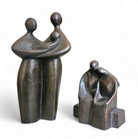 Solid bronze figures / Marked HK / height 17 cm

Height 17 
Width 14
Depth 9 cm