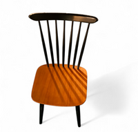 Set of 2 Spindle Back dining chairs / curved
seating / Teak wood seat / 1960s / Pastoe Holland / 1970s