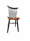 Set of 2 Spindle Back dining chairs / curved
seating / Teak wood seat / 1960s / Pastoe Holland / 1970s