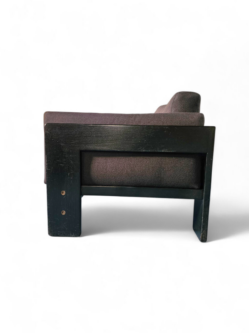 Two-seat sofa “Bastiano” from  Afra & Tobia Scarpa for Gavina, Italy 60s. Black solid wood frame and fabric cushions