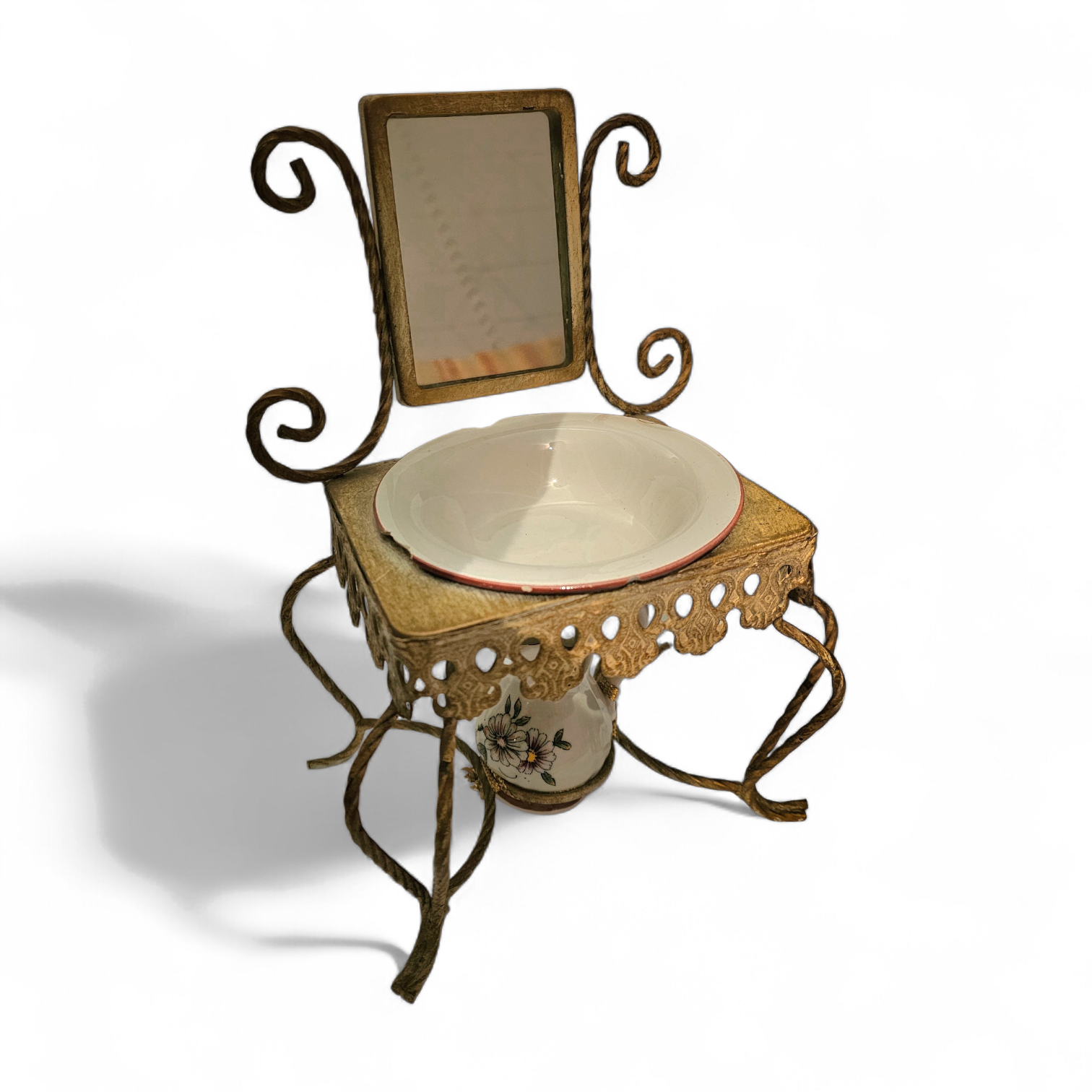 Antique dolls house / dressing / mirror table /
Porcelain jug / plate ( 13 cm ) /
With signs of use