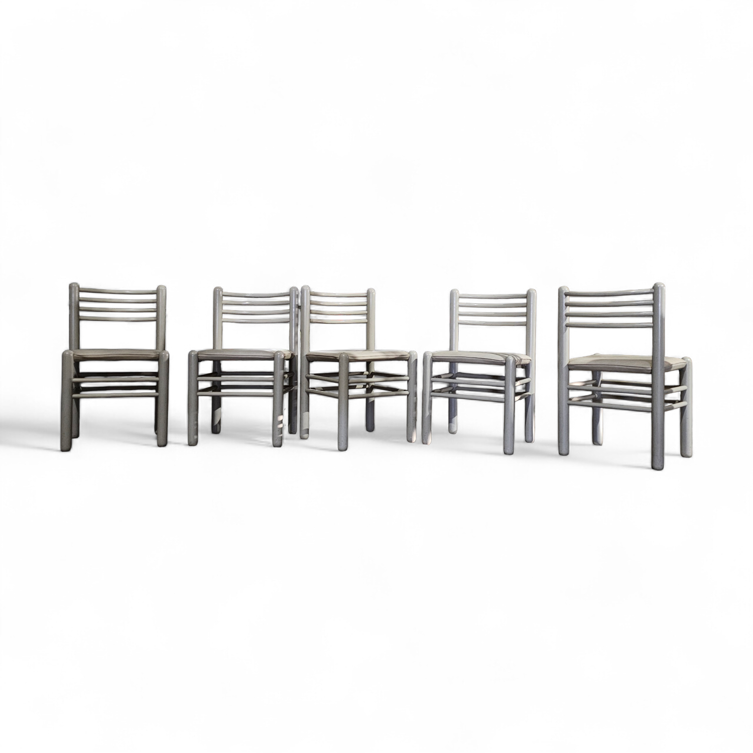 5 x dining chair / light grey wooden frame / leather seat / Germany 1970s / labeled " ideen für kuchen - innenarchitektur "