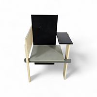 Old Berlin chair / Berlijnse Stoel / Gerrit Rietveld / Signs of repair