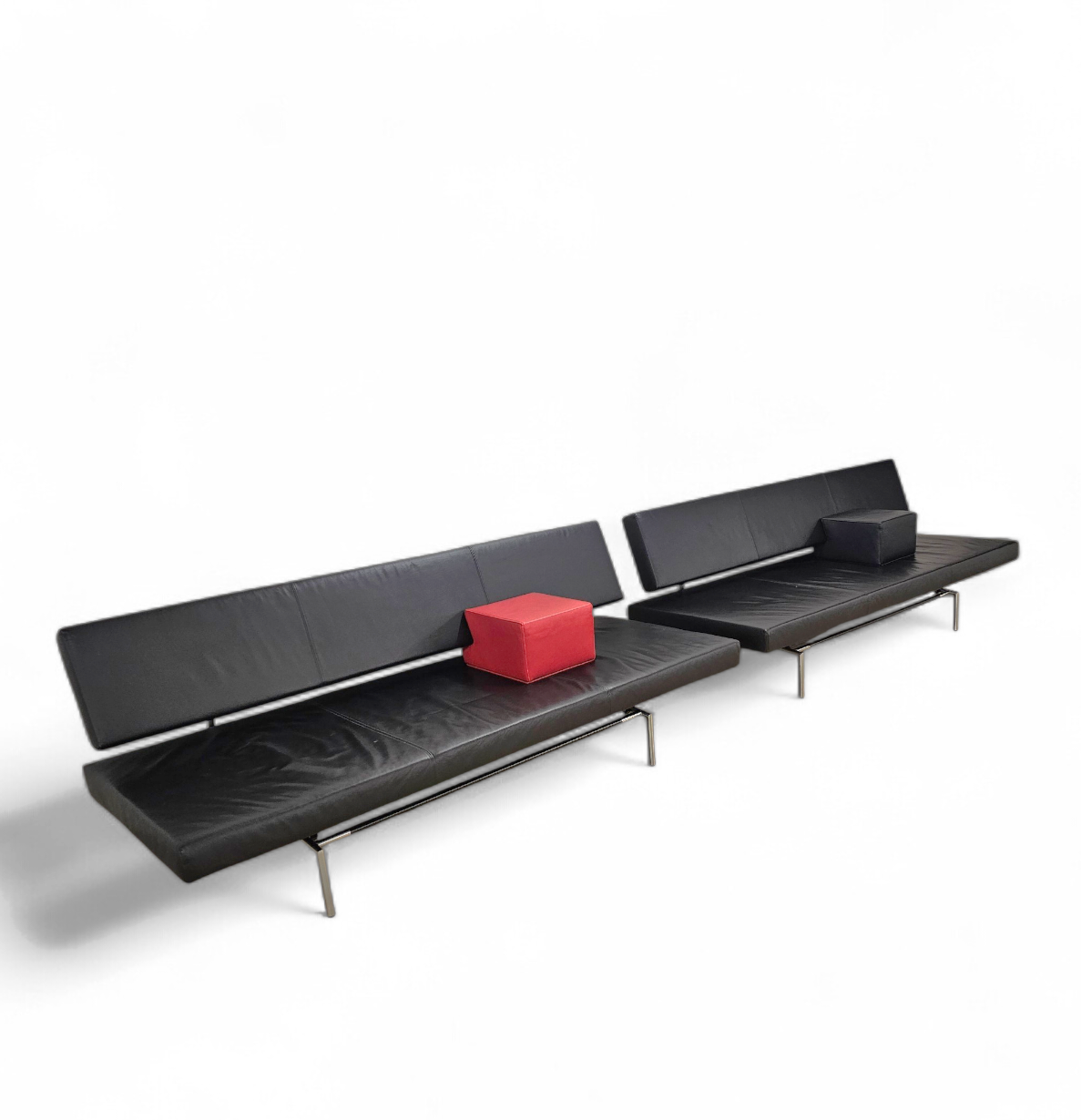 Martin Visser BR 02.7 / Sofa bed / ‘t Spectrum / 1980s / Black leather / red cushion