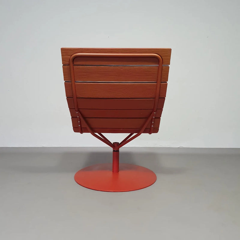 Marcus Arvonen voor Ikea (PS 2009) - 2 rode draaifauteuils Brygga