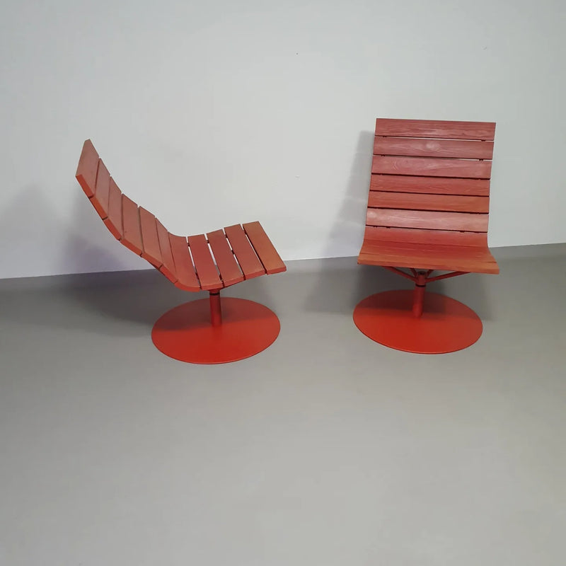 Marcus Arvonen voor Ikea (PS 2009) - 2 rode draaifauteuils Brygga