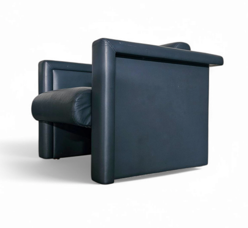 Pair / Trix and Robert Haussmann / Leather Chairs by Knoll