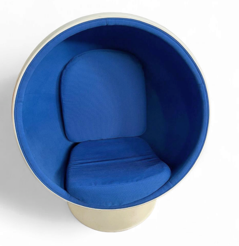 3 x fiber glass ball chair 1980s