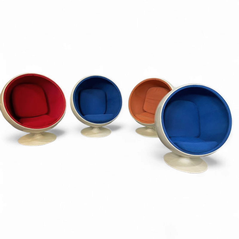 3 x fiber glass ball chair 1980s