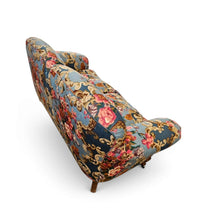 Floral fabrics / classic Sofa / stunning condition
Weighty sofa 100 kg