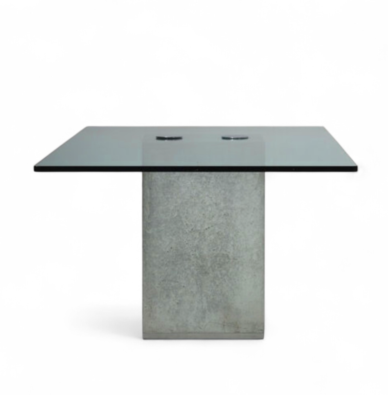 Sapo dining table by Sergio and Giorgo Saporiti
Beton Brut / Minimalist dining table