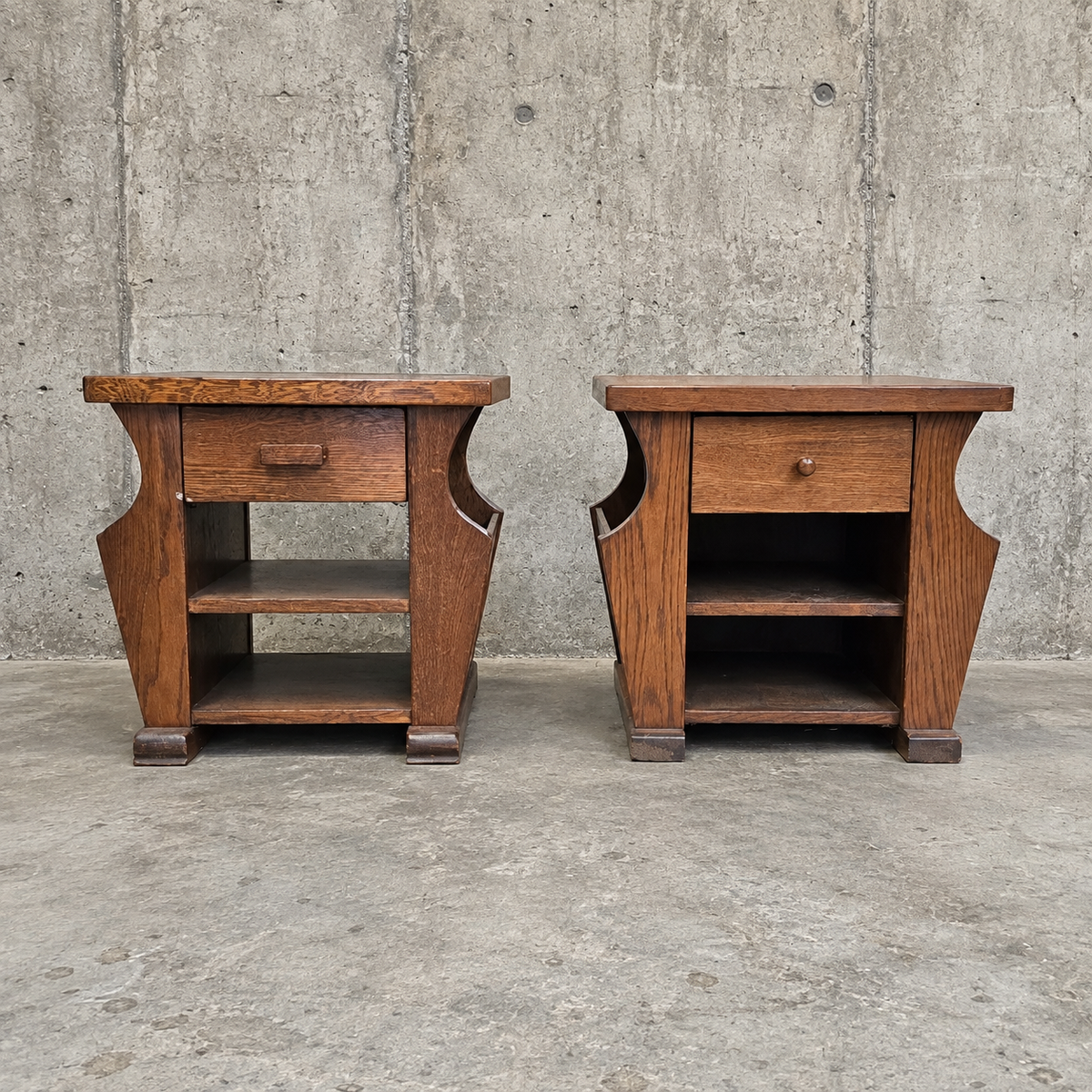 2 x matching oak magazine tables / night stands