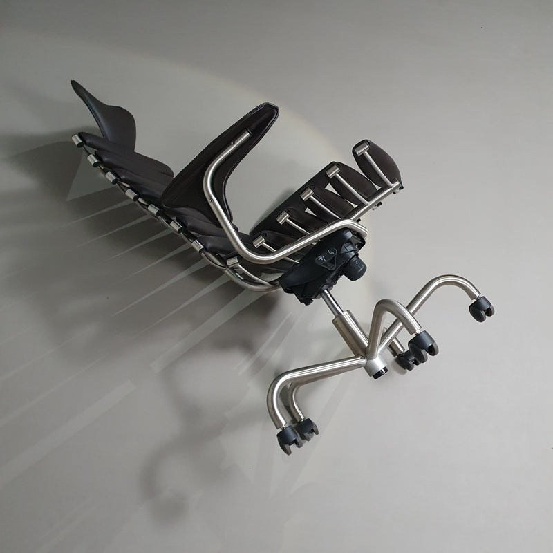 De Sede DS-2100/161 Executive Chair from our designer Home Office collection.
Mint condition 
Dark brown leather