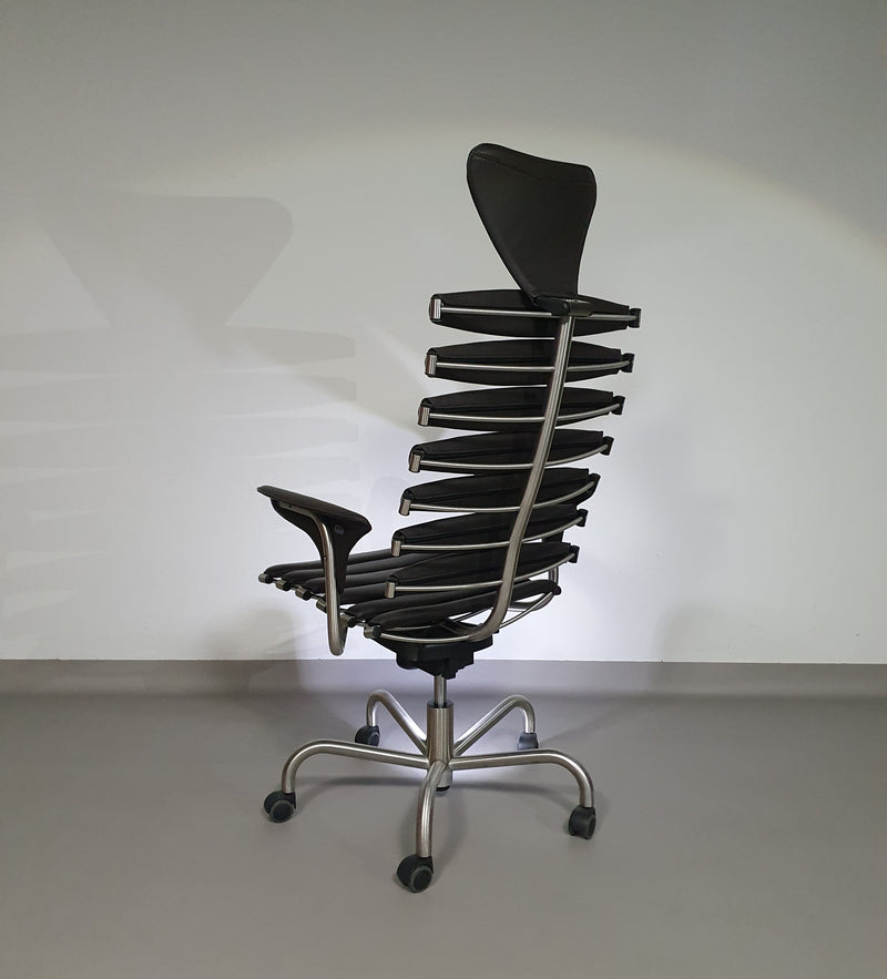 De Sede DS-2100/161 Executive Chair from our designer Home Office collection.
Mint condition 
Dark brown leather