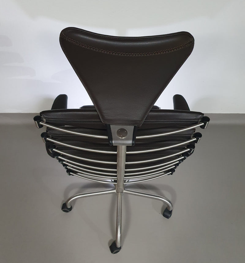 De Sede DS-2100/161 Executive Chair from our designer Home Office collection.
Mint condition 
Dark brown leather