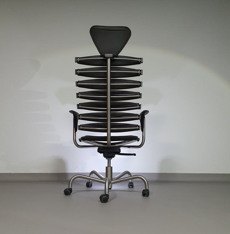 De Sede DS-2100/161 Executive Chair from our designer Home Office collection.
Mint condition 
Dark brown leather