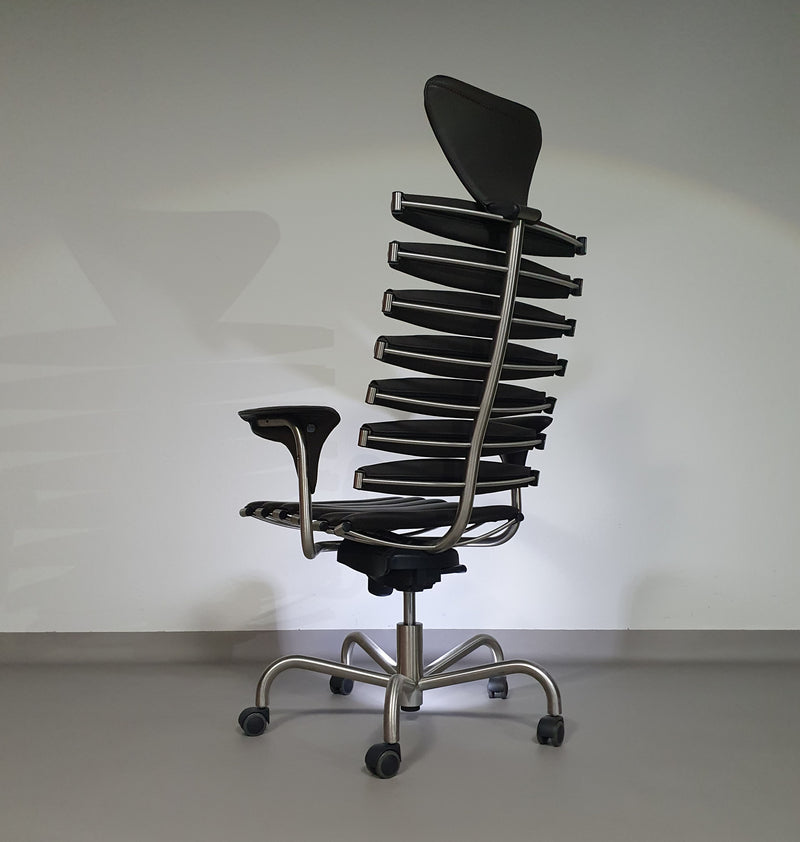 De Sede DS-2100/161 Executive Chair from our designer Home Office collection.
Mint condition 
Dark brown leather