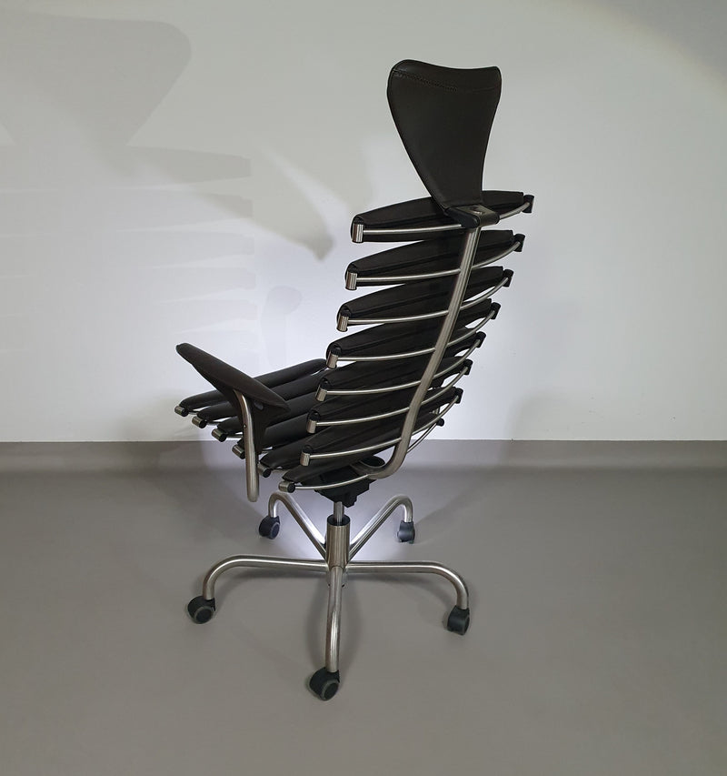 De Sede DS-2100/161 Executive Chair from our designer Home Office collection.
Mint condition 
Dark brown leather