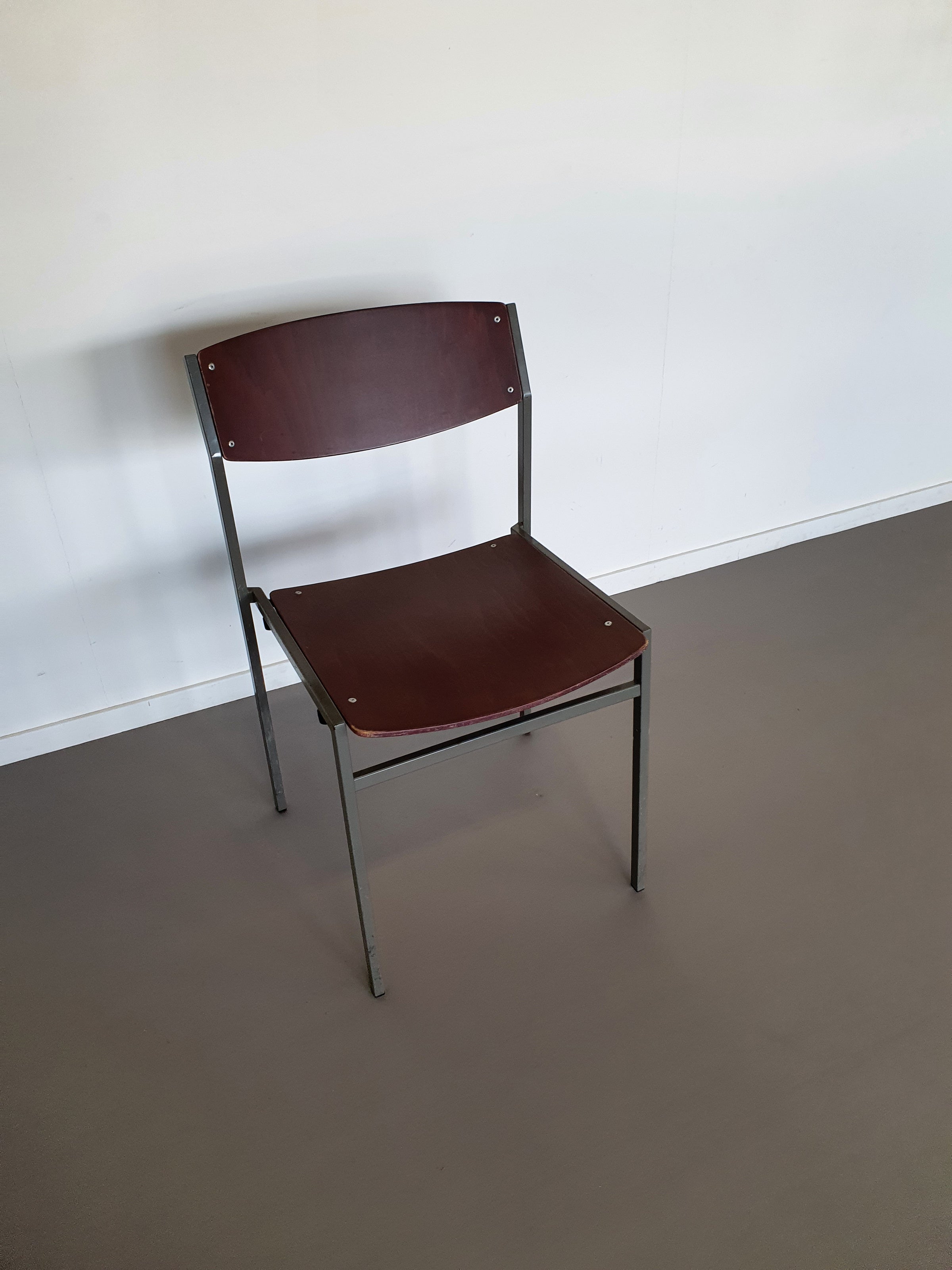 Gijs van der Sluis voor 't Spectrum met en zonder armleuning in mooie vintage staat Meerdere op voorraad.