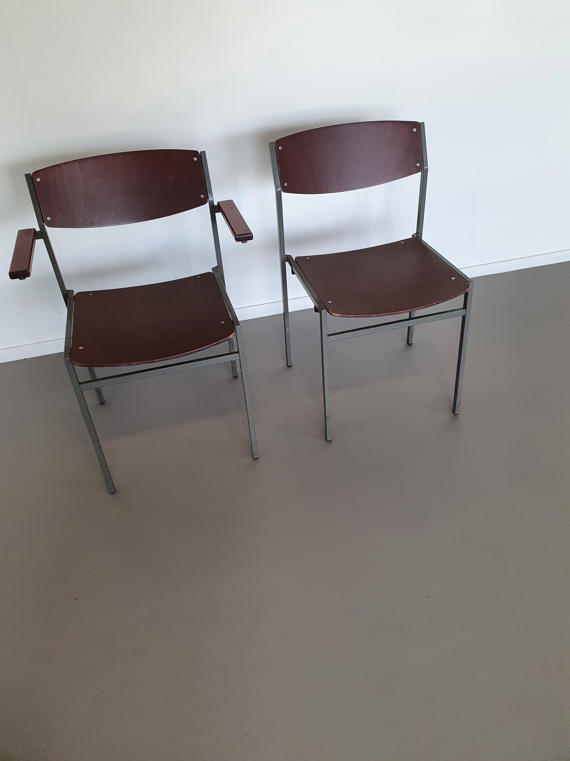 Gijs van der Sluis voor 't Spectrum met en zonder armleuning in mooie vintage staat Meerdere op voorraad.