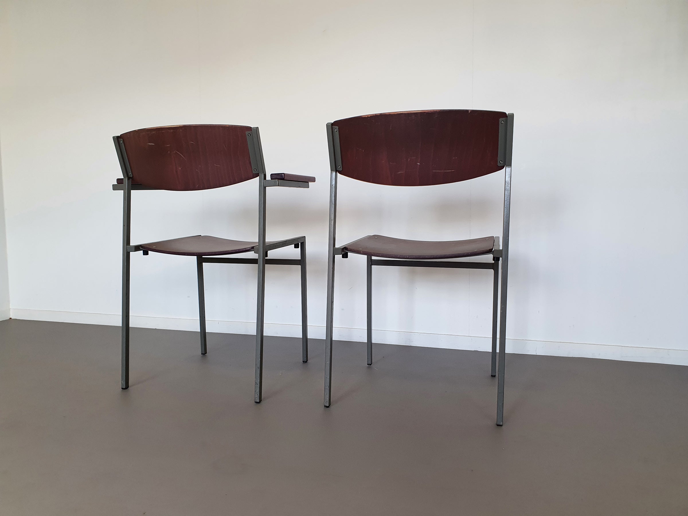 Gijs van der Sluis voor 't Spectrum met en zonder armleuning in mooie vintage staat Meerdere op voorraad.