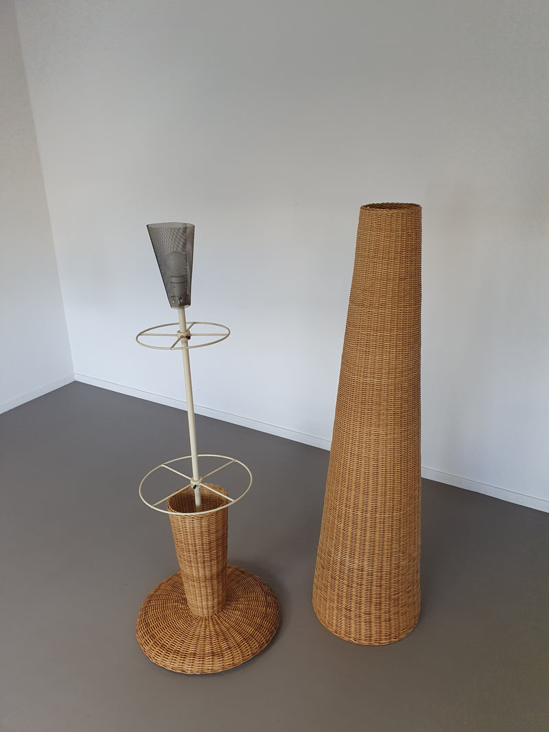 Gasparucci large wicker rattan floor lamp 191x52x52 cm. Very good condition.
