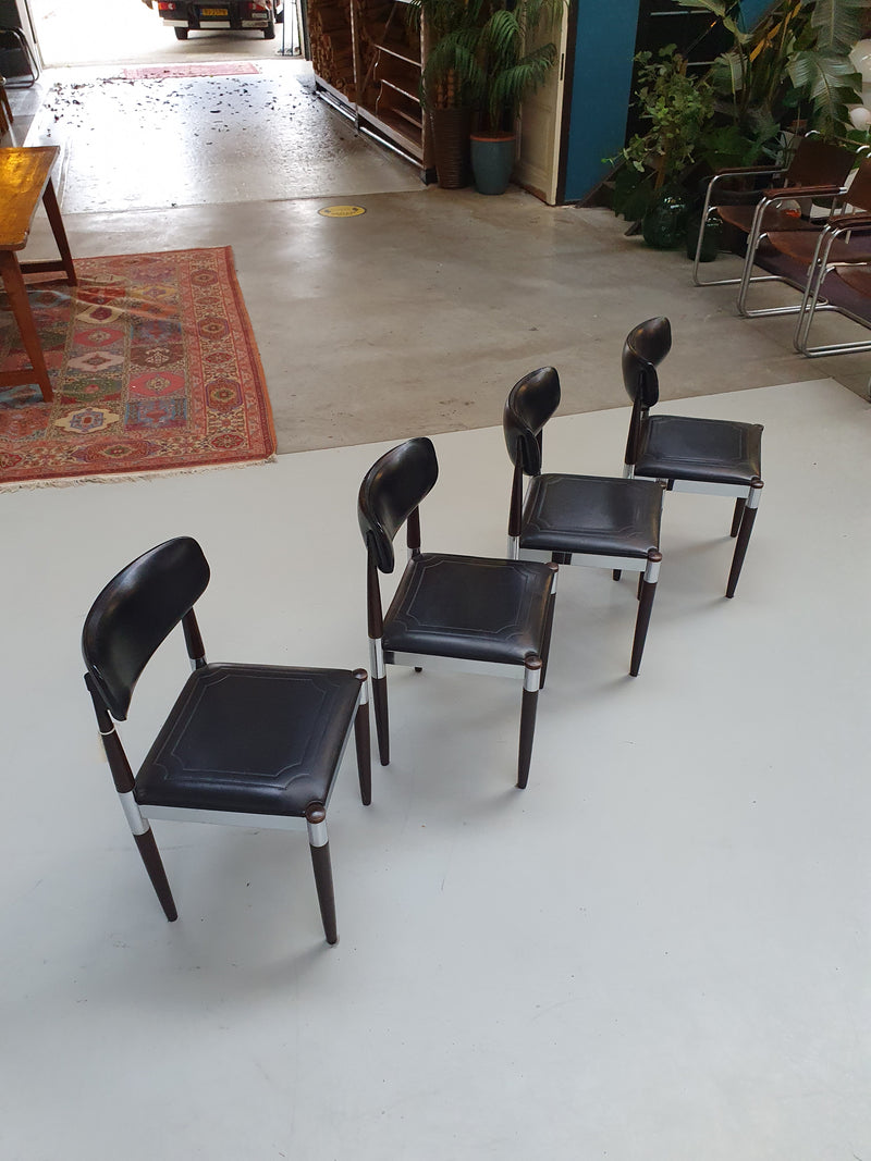 4 x retro dining chair Chrome, wood ,vinyl.
Very good condition.