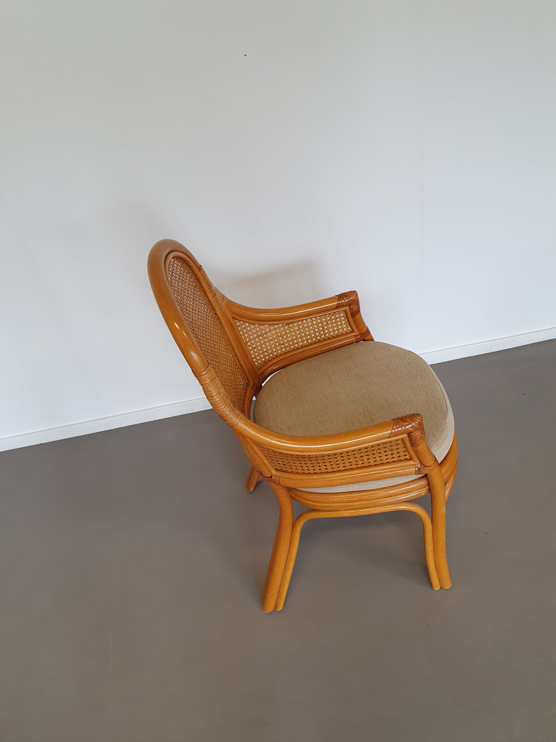 4 x Rattan /Webbing dining chairs 80s in beautiful condition