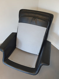 2 calf black leather lounge chairs