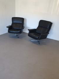 2 calf black leather lounge chairs
