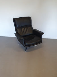 2 calf black leather lounge chairs