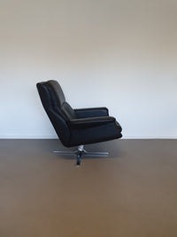 2 calf black leather lounge chairs